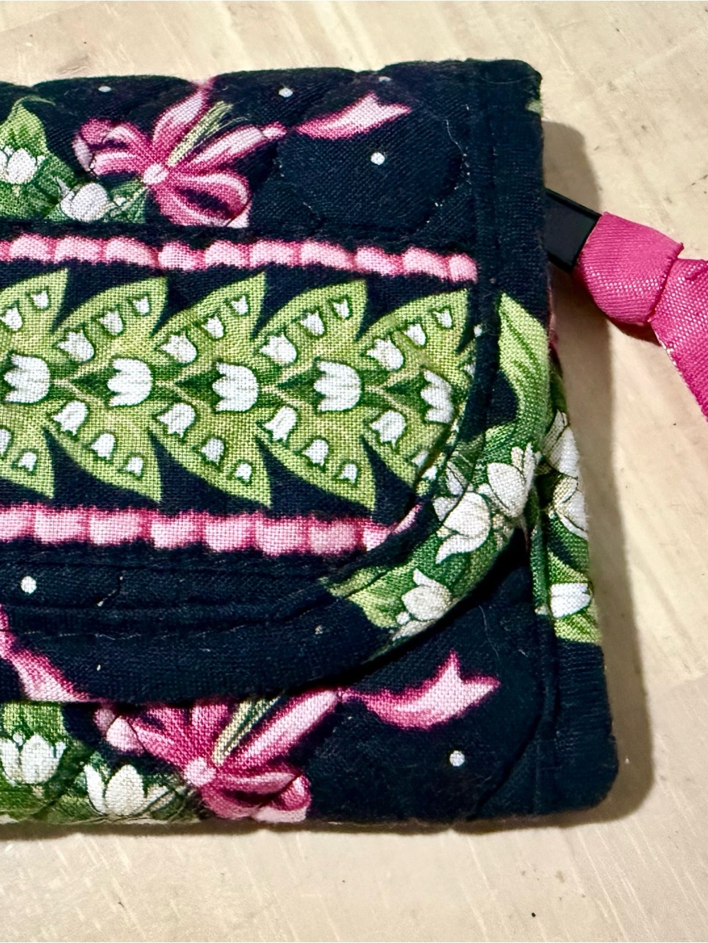 Vera Bradley Quilted Floral Folding Wallet Black Pink Green White ID Card Slots